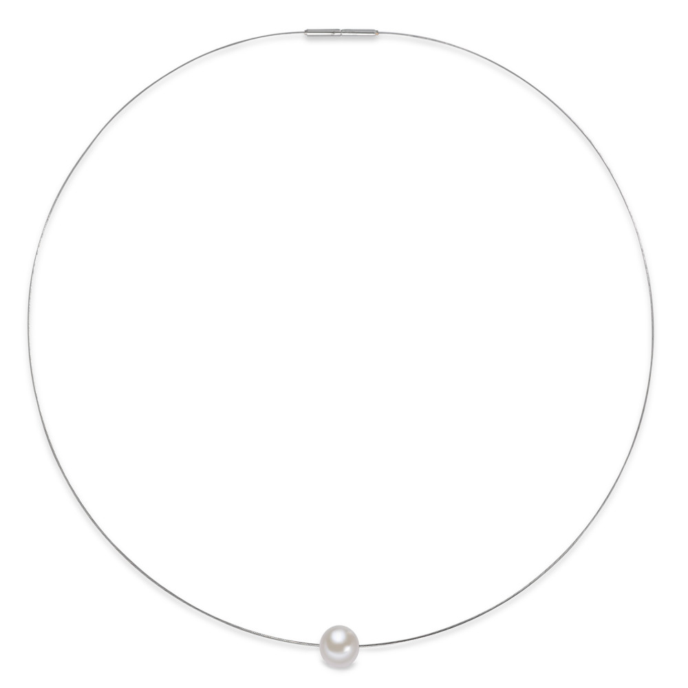 Collier Ein minimalistisches Design trifft auf zeitlose Eleganz: Dieses Seil-Collier von TeNo vereint Edelstahl mit der klassischen Schönheit einer weissen Perle. Die schlichte, feine Seilstruktur legt sich angenehm um den Hals und lässt die Perle scheinbar schweben. Der praktische Bajonettverschluss sorgt für sicheren Halt und eine mühelose Handhabung. Ein stilvolles Accessoire für jeden Anlass - von der schlichten Alltagseleganz bis hin zum edlen Abendlook. T-019.13PW01.40