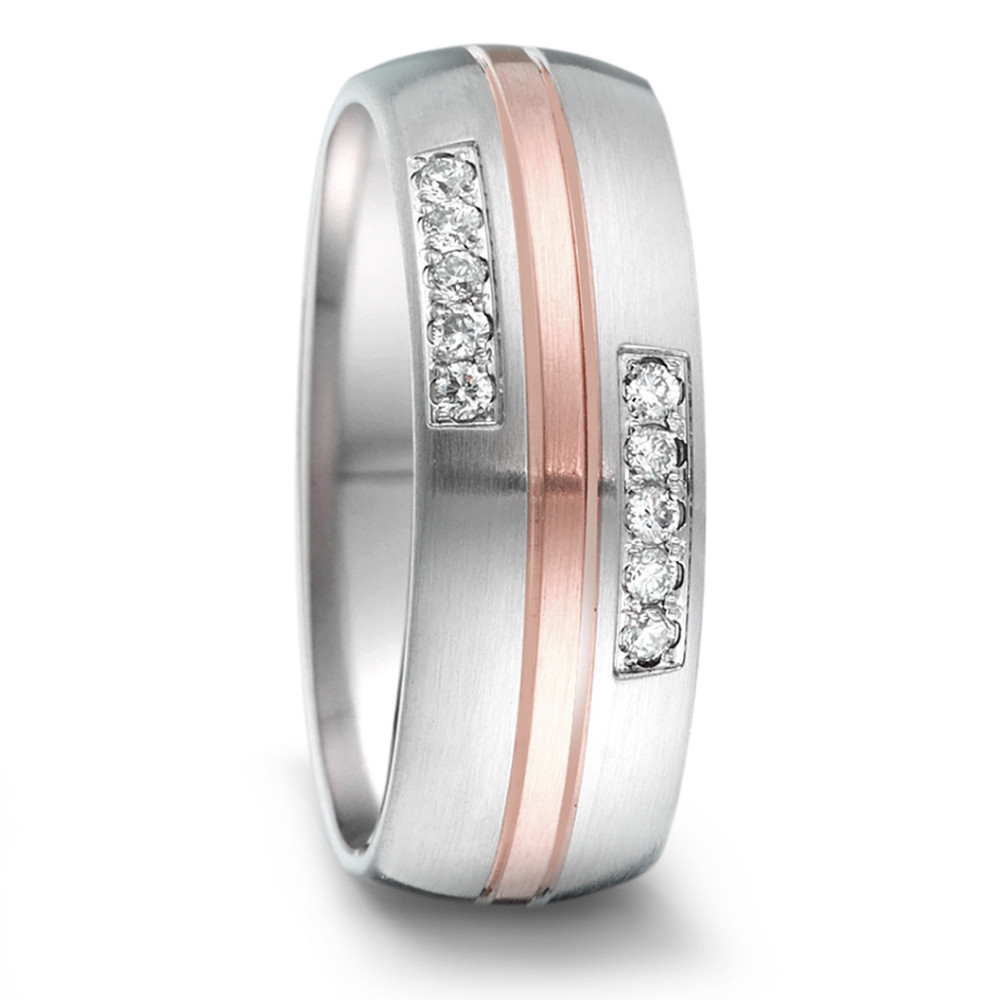 Partnerring Dieser elegante Ring aus der Tamor Partner Kollektion von TeNo vereint symbolische Bedeutung und individuellen Stil. Besonders glamourös wirkt der Ring durch die 10 funkelnden Diamanten in einer hochwertigen Pavé-Fassung. Designed und made in Germany ist dieser Ring ein perfekter Begleiter für den modernen Lifestyle. Mit seinem schlichten Design fügt er sich nahtlos in alltägliche Outfits ein und verleiht jedem Look das gewisse Extra. 068.26P01.D50RG.XX