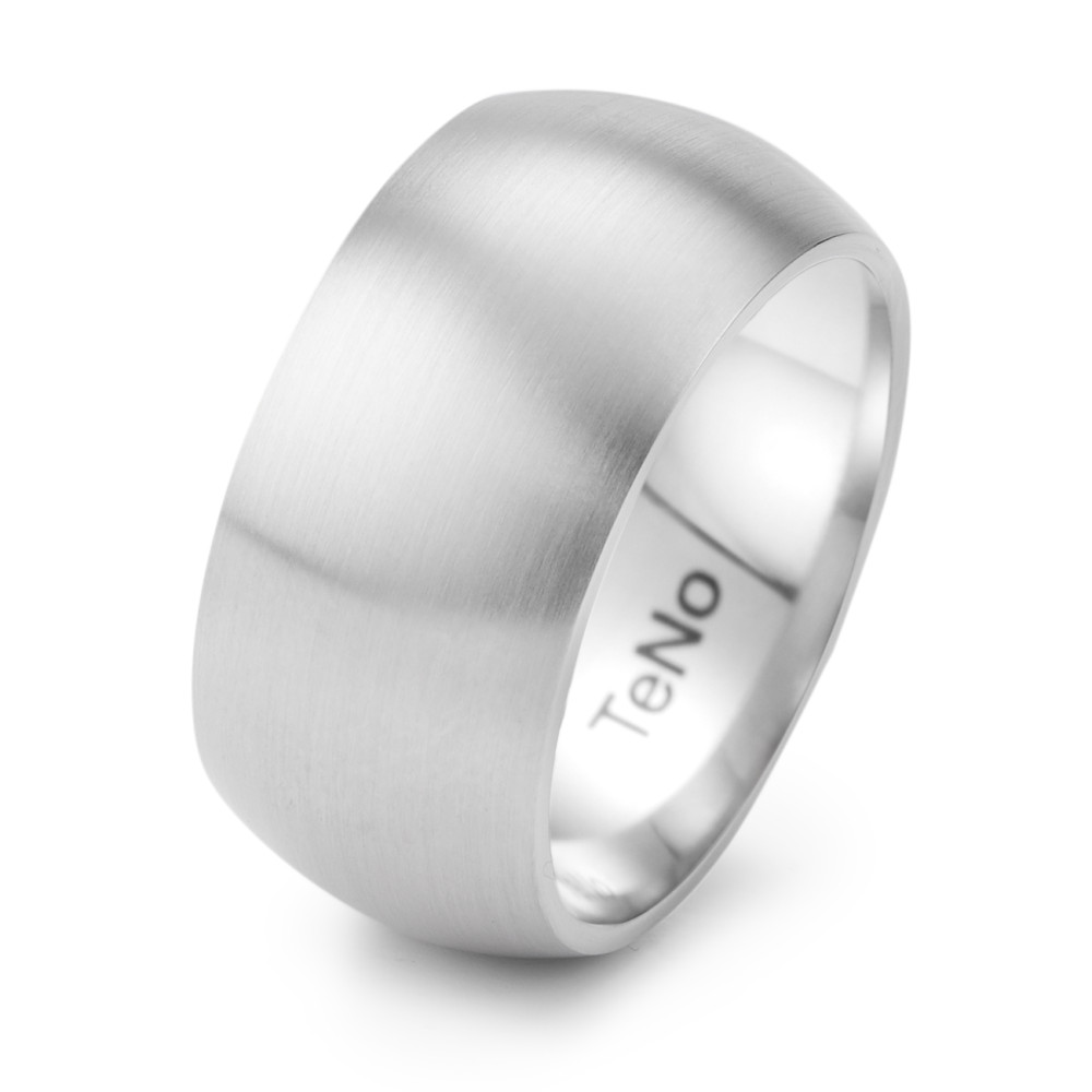 Fingerring Stilvoller Fingerring aus hochwertigem Edelstahl. Das elegante, mattierte Design verleiht jedem Outfit eine moderne Note. Robust, langlebig und hautfreundlich – der perfekte Begleiter für jeden Tag. Ein zeitloses Accessoire für Damen und Herren. 069.3500.XX