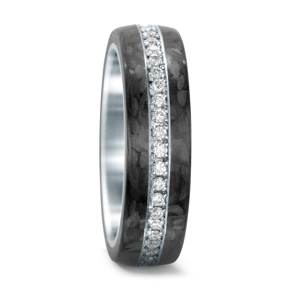 Memory Ring Sie suchen nach einem modischen Schmuckstück, das auffällt? Dann ist dieser Memory-Ring aus Edelstahl mit 46 W-Si-Diamanten für Damen mit einem Gesamtgewicht von 0,46 ct genau das Richtige für Sie. Der Ring ist 6 mm breit und hat eine mattierte Oberfläche, die ihn zu einem einzigartigen und auffälligen Accessoire macht. Hergestellt in Deutschland mit hervorragender Handwerkskunst, können Sie sich auf die Qualität dieses exquisiten Stücks verlassen. 59650/003/045/1060