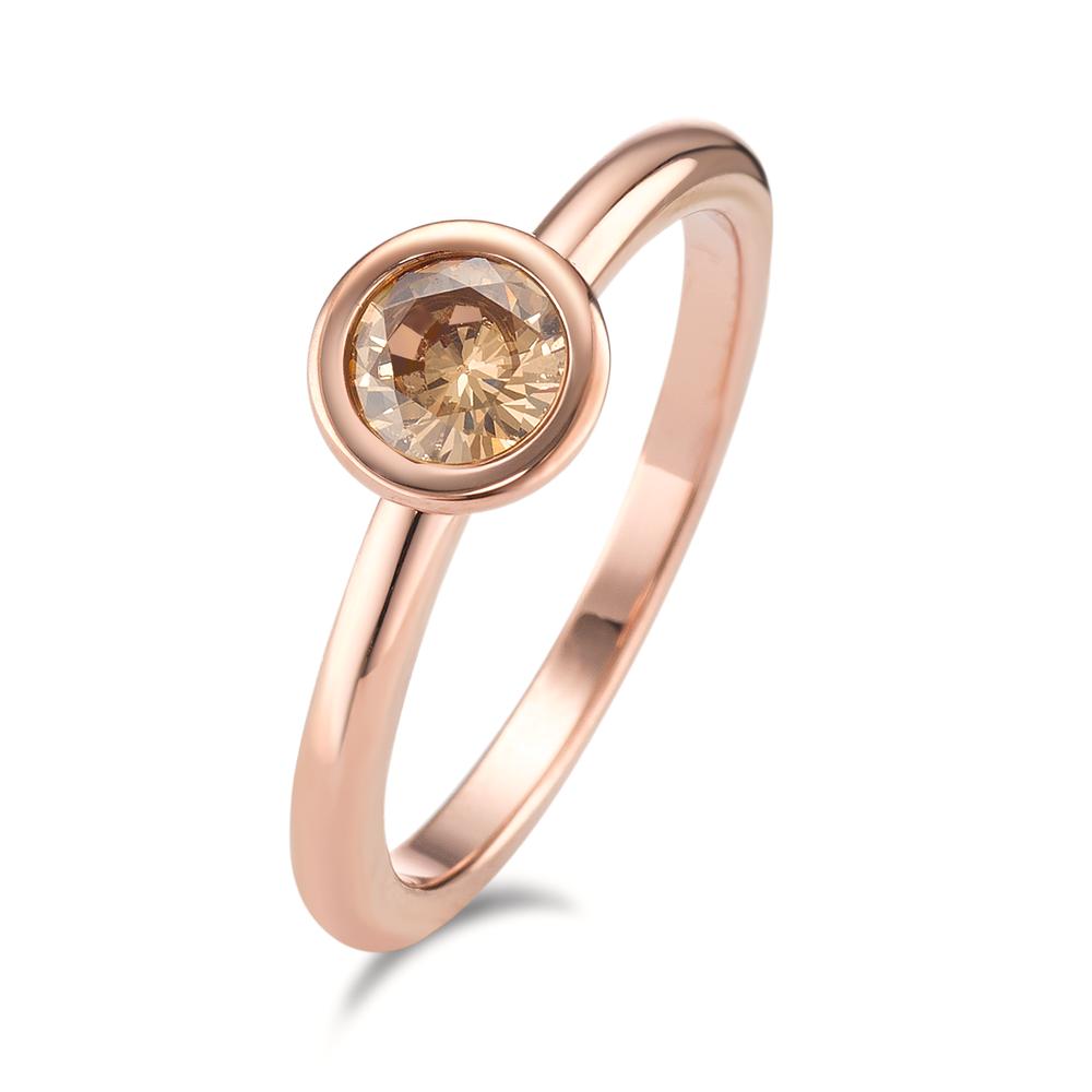 Fingerring Zierlich, elegant und wunderschön: Eingebettet in einer Fassung aus roségoldfarbenem Edelstahl funkelt ein champagnerfarbener Zirkonia im premium Diamond Cut. Dieser Ring aus glänzendem Edelstahl ist ein wahres Kombinationswunder, der jeden Look stilsicher unterstreicht. Arrangiert mit weiteren Ringen und Schmuckstücken dieser Linie ergibt er ein harmonisches Bild voller Farbkraft. Kreativ sein, Individualität ausleben, den ganz persönlichen Stil verwirklichen %u2013 all dies ist möglich mit Joy von TeNo. 