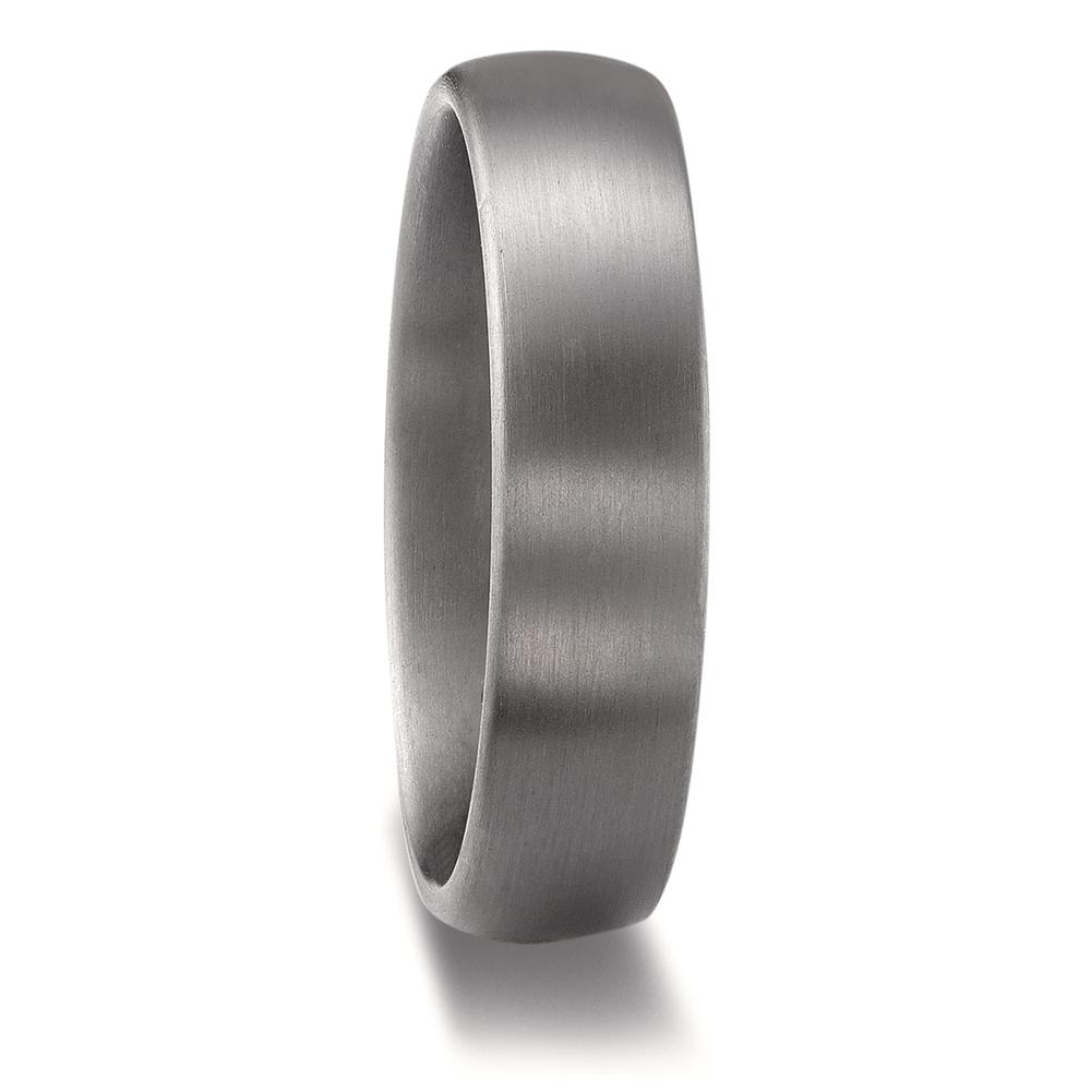 Partnerring Geschaffen für die Ewigkeit – stark, beständig und kostbar! Tantal ist ein äusserst selten vorkommendes, grafitgraues und extrem hartes Metall. Partner- und Trauringe aus Tantal sind ideal für alle Individualisten und kreative Paare, für die Platin und Gold einfach zu gewöhnlich sind. Die dunkleren Tantalringe lassen Diamanten und alle Goldtöne besonders schön strahlen. 