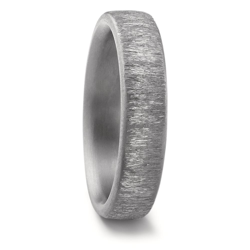 Partnerring Geschaffen für die Ewigkeit – stark, beständig und kostbar! Tantal ist ein äusserst selten vorkommendes, grafitgraues und extrem hartes Metall. Partner- und Trauringe aus Tantal sind ideal für alle Individualisten und kreative Paare, für die Platin und Gold einfach zu gewöhnlich sind. Die dunkleren Tantalringe lassen Diamanten und alle Goldtöne besonders schön strahlen. 59703/008/000/X000