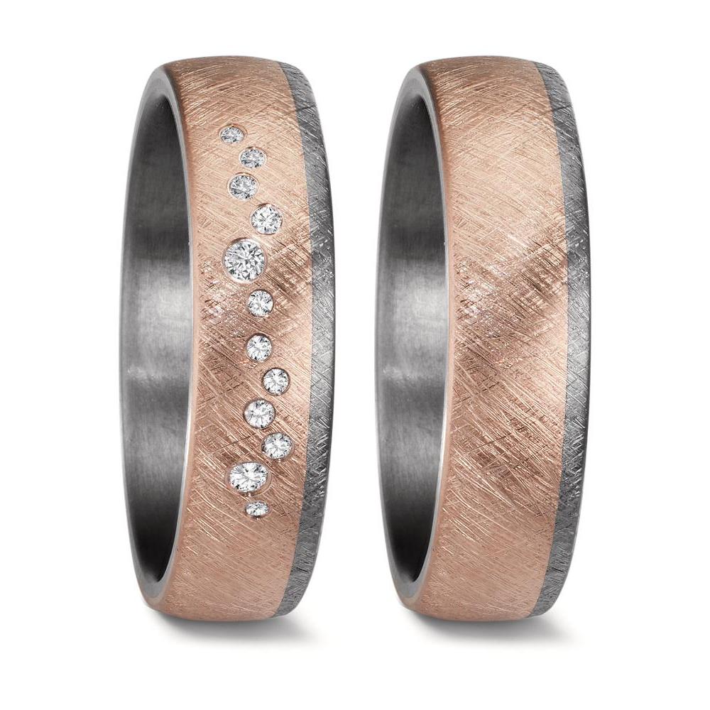 Partnerring Eleganter Damen-Partnerring aus Tantal mit fein gebürstetem Roségold-Element. Veredelt mit funkelnden Diamanten in unterschiedlicher Größe, die dem Ring eine moderne und edle Ausstrahlung verleihen. Perfekt für besondere Momente und als Symbol der Verbundenheit. 