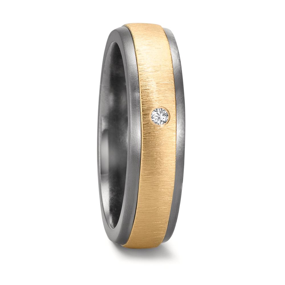 Partnerring Eleganter Damen-Partnerring aus robustem Tantal, veredelt mit einem matten Gelbgold-Mittelstreifen. Ein funkelnder Diamant wertet das Design stilvoll auf und macht ihn zum perfekten Symbol für Ihre Liebe und Verbundenheit. Zeitlos schön und besonders langlebig. 52725/033/003/X501